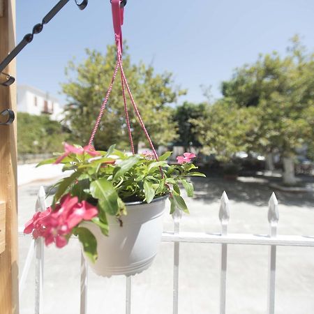Hotel Finikas Methoni  Exterior photo